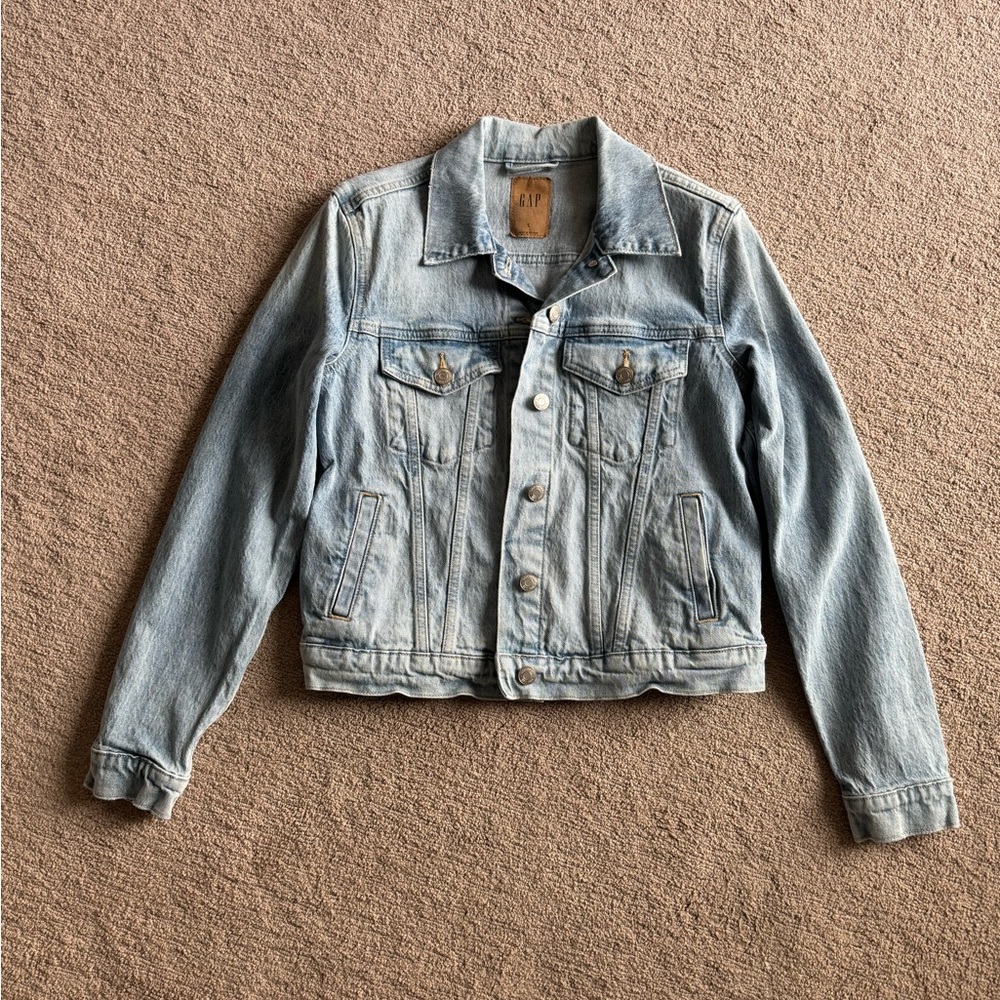 Gap Icon denim/ jean jacket size small